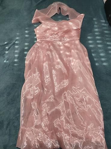 Elegantna haljina na preklop, midi dužine, u svetloružičastoj boji. - na lalafo.rs — 2 Elegantna haljina na preklop, midi dužine, u svetloružičastoj boji. - — 2