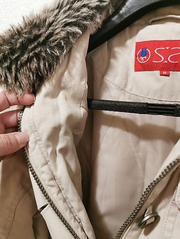 Ženska zimska jakna bež boje sa krznenom kragnom i kaišem. Jakna ima na lalafo.rs — 5 Ženska zimska jakna bež boje sa krznenom kragnom i kaišem. Jakna ima — 5