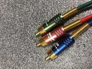 cista koza broj: Oehlbach kabl: DVI-I (dual link) na 3x RCA (Component Y/Pb/Pr) - na lalafo.rs — 2 cista koza broj: Oehlbach kabl: DVI-I (dual link) na 3x RCA (Component Y/Pb/Pr) - — 2