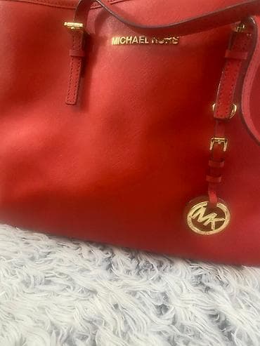 cista koza broj: Michael Kors torba – crvena tote/šoper silueta - Materijal na lalafo.rs — 2 cista koza broj: Michael Kors torba – crvena tote/šoper silueta - Materijal — 2