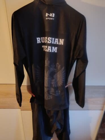 Komplet odeće – sportska trenerka i muške jakne/kaputi (veće veličine) na lalafo.rs Komplet odeće – sportska trenerka i muške jakne/kaputi (veće veličine)