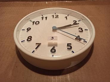 Zidni sat prečnika 19,5/18cm na lalafo.rs — 2 Zidni sat prečnika 19,5/18cm — 2