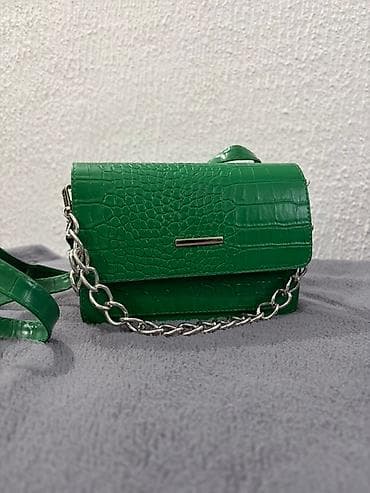 Mini torbica preko ramena – zelena, krokodil tekstura - Materijal na lalafo.rs — 1 Mini torbica preko ramena – zelena, krokodil tekstura - Materijal — 1