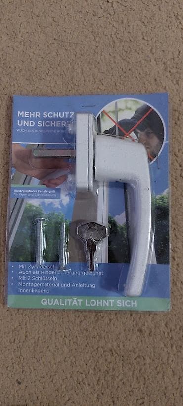 Na prodaju sigurnosna kvaka za prozor. Obezbjedite sigurnost u Vašem na lalafo.rs Na prodaju sigurnosna kvaka za prozor. Obezbjedite sigurnost u Vašem