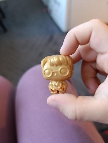 Hari Poter, zlatni, igračka iz Kinder Joy-a, sa kodom VT401 na lalafo.rs — 3 Hari Poter, zlatni, igračka iz Kinder Joy-a, sa kodom VT401 — 3