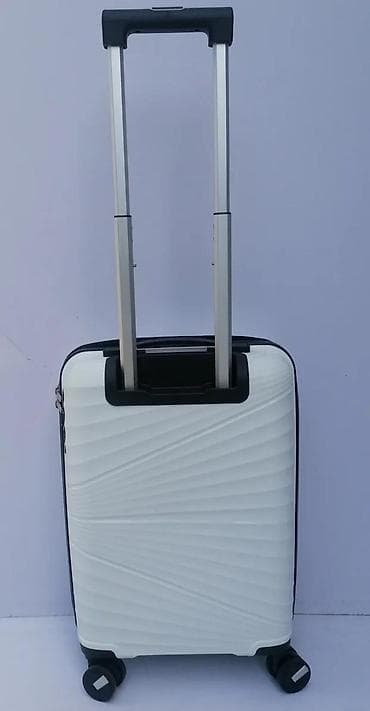 Travel suitcases and bags: Tvrdi kofer na točkiće – kabinski format - Materijal: lagani i at lalafo.rs — 5 Travel suitcases and bags: Tvrdi kofer na točkiće – kabinski format - Materijal: lagani i — 5