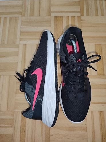 Nike patike za trčanje UG 26,5cm - Model: Nike Revolution (serija sa na lalafo.rs — 4 Nike patike za trčanje UG 26,5cm - Model: Nike Revolution (serija sa — 4