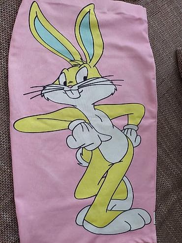 Komplet majica + suknja sa motivom Bugs Bunny. - Gornji deo: kratki na lalafo.rs — 4 Komplet majica + suknja sa motivom Bugs Bunny. - Gornji deo: kratki — 4