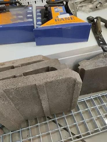 Samotna opeka za alfu
2.500 din na lalafo.rs — 7 Samotna opeka za alfu
2.500 din — 7