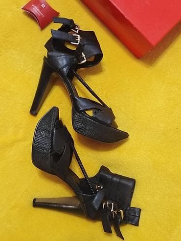 Laura Biagiotti ORIGINAL kožne italijanske salonke NOVE u kutiji! na lalafo.rs — 7 Laura Biagiotti ORIGINAL kožne italijanske salonke NOVE u kutiji! — 7