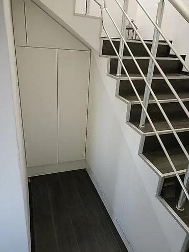 Ormar ispod Stepeništa 📦 Materijal: Univer debljine 18 mm u belom na lalafo.rs Ormar ispod Stepeništa 📦 Materijal: Univer debljine 18 mm u belom