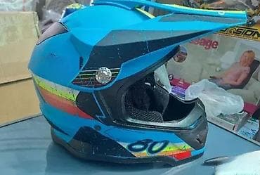 Kros kaciga za motor sa integrisanim naočarima 🏍️🕶️ Vrhunska kros na lalafo.rs — 2 Kros kaciga za motor sa integrisanim naočarima 🏍️🕶️ Vrhunska kros — 2