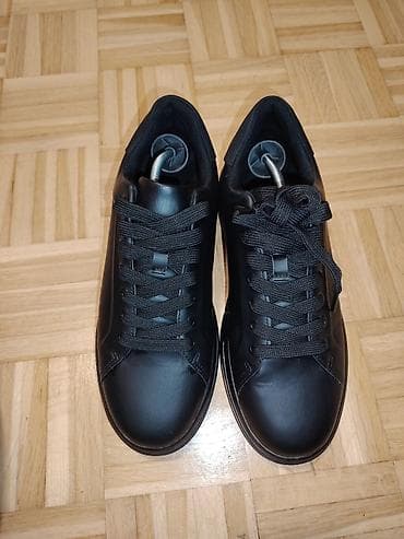 Crne patike – minimalistički dizajn UG 28cm - Boja: potpuno crna na lalafo.rs Crne patike – minimalistički dizajn UG 28cm - Boja: potpuno crna