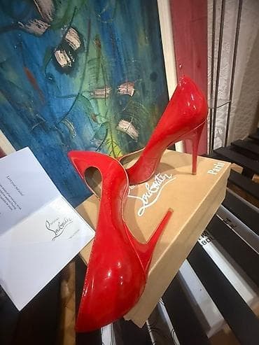 Luksuzne Louboutin crvene lakovane salonke na visoku potpeticu - na lalafo.rs — 7 Luksuzne Louboutin crvene lakovane salonke na visoku potpeticu - — 7