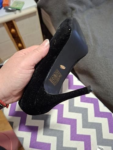 Elegantne ženske salonke – crne - Brend: Sergio Bardi (oznaka na na lalafo.rs — 3 Elegantne ženske salonke – crne - Brend: Sergio Bardi (oznaka na — 3