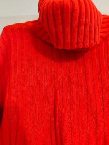 Ženski kratki džemper sa rolkragnom – crveni - Model: cropped na lalafo.rs — 2 Ženski kratki džemper sa rolkragnom – crveni - Model: cropped — 2