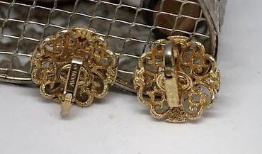 Vintage Avon nakit Goldtone Textured Scroll Work. Prodaje se prekrasan na lalafo.rs — 4 Vintage Avon nakit Goldtone Textured Scroll Work. Prodaje se prekrasan — 4