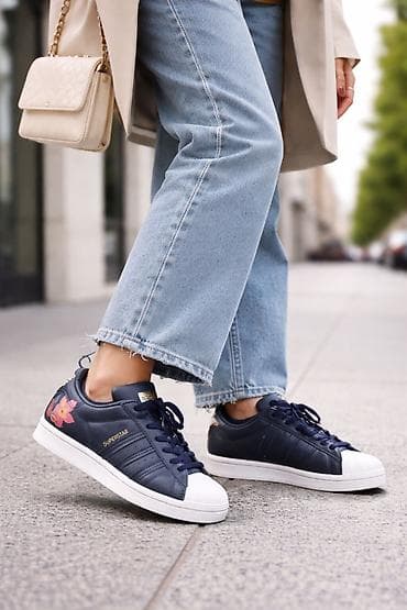 Original Adidas Superstar kozne br. 38.
Odlicno stanje!!! na lalafo.rs Original Adidas Superstar kozne br. 38.
Odlicno stanje!!!