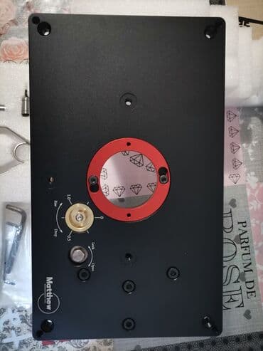 Glodala: Ugradna ploča sa lifterom za frezere obima 65mm Poput Makite rt 0700 na lalafo.rs Glodala: Ugradna ploča sa lifterom za frezere obima 65mm Poput Makite rt 0700