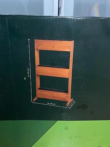 Drvena vertikalna žardinjera sa 3 nivoa - Materijal: masivno drvo na lalafo.rs Drvena vertikalna žardinjera sa 3 nivoa - Materijal: masivno drvo