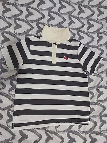 Nova majica, nije nošena. Veličina m na lalafo.rs — 1 Nova majica, nije nošena. Veličina m — 1