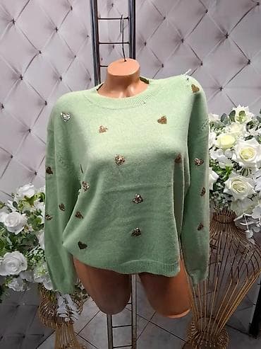 Ženski džemper sa ukrasnim srcima - Model: klasičan kroj sa okruglim na lalafo.rs — 2 Ženski džemper sa ukrasnim srcima - Model: klasičan kroj sa okruglim — 2