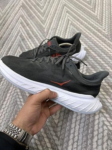 HOKA muške patike za trčanje Idu bez ulozaka i imaju male poderotine na lalafo.rs — 2 HOKA muške patike za trčanje Idu bez ulozaka i imaju male poderotine — 2