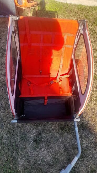 Prikolica za bicikl za prevoz dece/pasa moze za dvoje dece treba samo na lalafo.rs Prikolica za bicikl za prevoz dece/pasa moze za dvoje dece treba samo