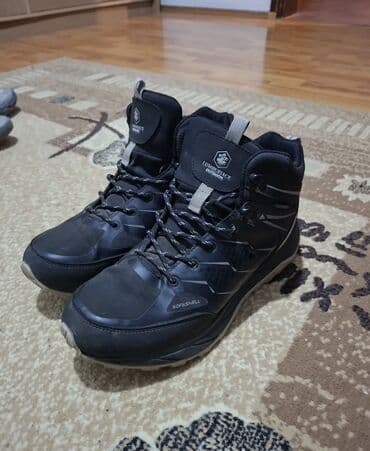 Čizme, veličina - 42 na lalafo.rs Čizme, veličina - 42