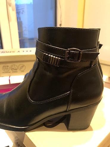 Crne kraće čizmice br.39, postavljene sa stabilnom štiklom na lalafo.rs — 9 Crne kraće čizmice br.39, postavljene sa stabilnom štiklom — 9