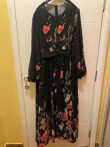 Elegantna duga haljina sa floralnim printom - Boja: crna baza sa at lalafo.rs — 3 Elegantna duga haljina sa floralnim printom - Boja: crna baza sa — 3