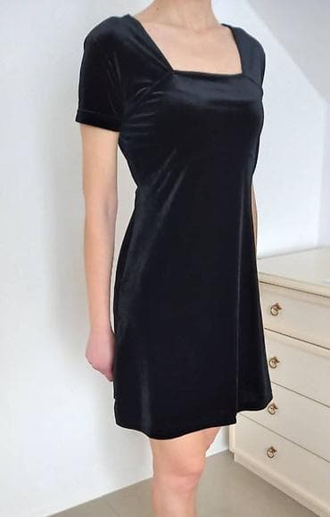 Nova H&M haljina 36. Plišana crna haljina, elegantna je i lepo na lalafo.rs — 7 Nova H&M haljina 36. Plišana crna haljina, elegantna je i lepo — 7