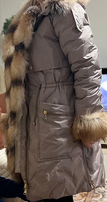 kom sa etiketom: Ženska zimska parka kaput - Boja: taupe/siva - Dužina: ispod kukova at lalafo.rs — 1 kom sa etiketom: Ženska zimska parka kaput - Boja: taupe/siva - Dužina: ispod kukova — 1