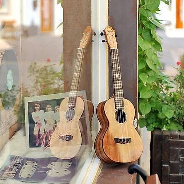 Na prodaju ukulele sa srećnom detelinom! Veličina: 26 inča Prednja at lalafo.rs — 3 Na prodaju ukulele sa srećnom detelinom! Veličina: 26 inča Prednja — 3