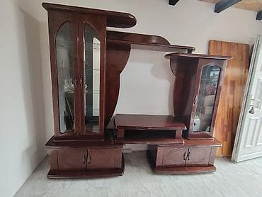 Antique Club Tables: Elegantna dnevna soba – vitrina/TV komoda od punog drveta u tamnom at lalafo.rs — 2 Antique Club Tables: Elegantna dnevna soba – vitrina/TV komoda od punog drveta u tamnom — 2