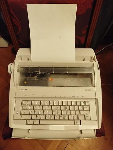 Elektricna pisaca masina Brother. Plasticne zabice koje spajaju na lalafo.rs Elektricna pisaca masina Brother. Plasticne zabice koje spajaju