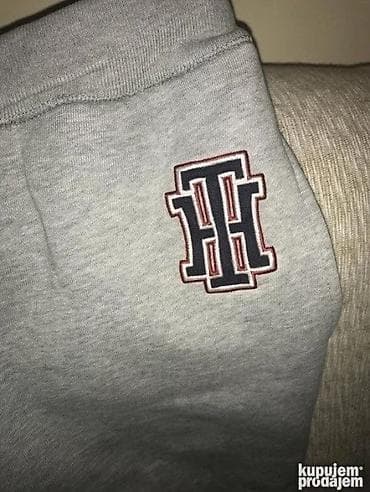 Original Tommy Hilfiger trenerka M Teget plava Polustruk 43-46cm na lalafo.rs — 10 Original Tommy Hilfiger trenerka M Teget plava Polustruk 43-46cm — 10