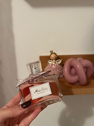 Miss dior parfem novo 2500 din plus poklon gratis na lalafo.rs Miss dior parfem novo 2500 din plus poklon gratis