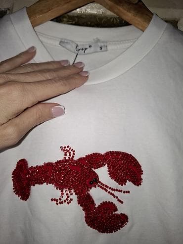 kom sa etiketom: Ženska majica kratkih rukava – Crep Woman Fashion - Boja: bela - at lalafo.rs — 4 kom sa etiketom: Ženska majica kratkih rukava – Crep Woman Fashion - Boja: bela - — 4