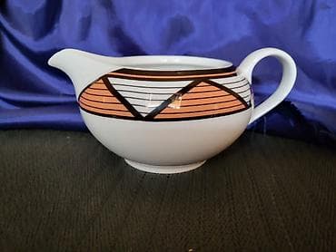 Sosijera nova,vintaz Kahla Nemacka. Porcelanska sosijera,sve na njoj na lalafo.rs Sosijera nova,vintaz Kahla Nemacka. Porcelanska sosijera,sve na njoj