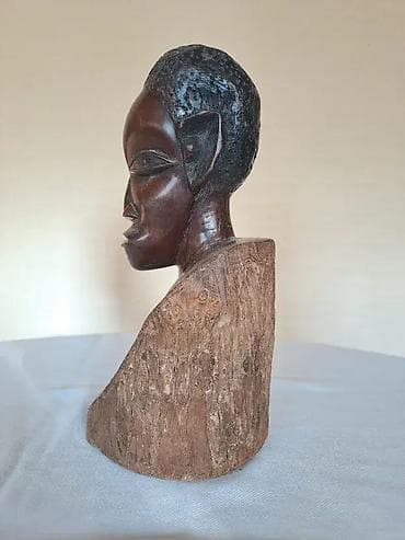 Africka figura od teskog kvalitetnog drveta. Visina 25cm na lalafo.rs — 3 Africka figura od teskog kvalitetnog drveta. Visina 25cm — 3