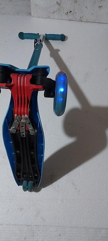 Sports & Leisure: Dečiji trotinet na tri točka – plavi, “Maxi” tip - Stabilna 3-točka at lalafo.rs — 6 Sports & Leisure: Dečiji trotinet na tri točka – plavi, “Maxi” tip - Stabilna 3-točka — 6