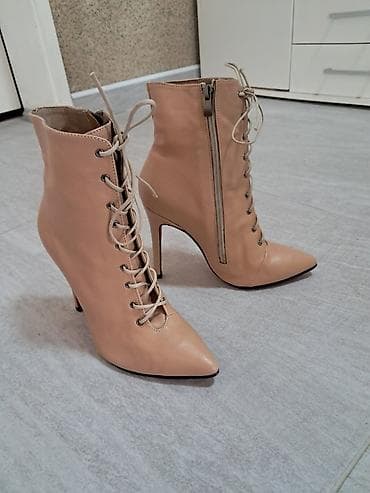 Ženske kožne čizmice na štiklu, nude/bež boje, broj 37. - Model na lalafo.rs — 2 Ženske kožne čizmice na štiklu, nude/bež boje, broj 37. - Model — 2