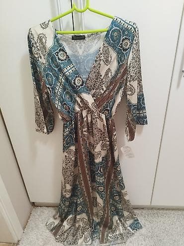 Dugačka haljina na preklop sa etno/boho printom - Brend: NE at lalafo.rs — 1 Dugačka haljina na preklop sa etno/boho printom - Brend: NE — 1