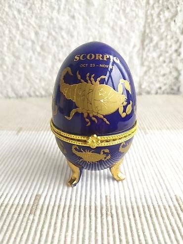 Porcelansko Jaje Ljubičasto/Zlatno - Motiv Horoskopski znak "Škorpija" na lalafo.rs — 7 Porcelansko Jaje Ljubičasto/Zlatno - Motiv Horoskopski znak "Škorpija" — 7
