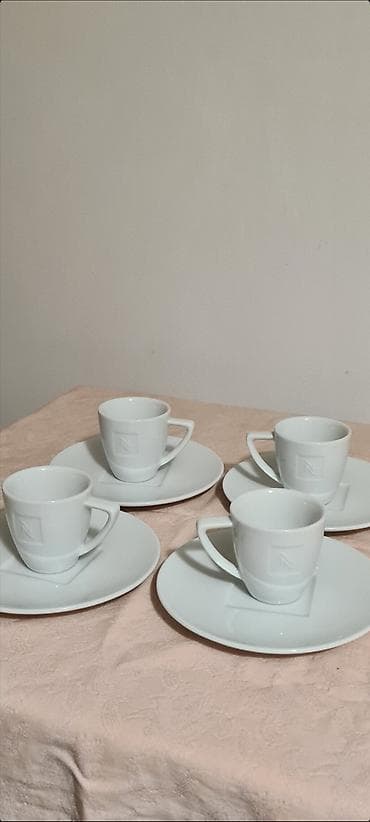 ★ Na prodaju servis od 4 malih šoljica sa tacnama Nespresso. - na lalafo.rs — 6 ★ Na prodaju servis od 4 malih šoljica sa tacnama Nespresso. - — 6