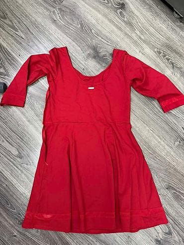 Women's Clothing: GUESS crvena haljina, M veličine at lalafo.rs — 8 Women's Clothing: GUESS crvena haljina, M veličine — 8