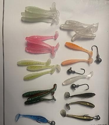 Prodajem set. Dostava:minimum 500din Moze i pojedinacno Cena:50/kom na lalafo.rs Prodajem set. Dostava:minimum 500din Moze i pojedinacno Cena:50/kom