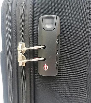 Travel suitcases and bags: Reddy Wenger kabin kofer na točkiće - Dimenzije: kabin format at lalafo.rs — 6 Travel suitcases and bags: Reddy Wenger kabin kofer na točkiće - Dimenzije: kabin format — 6