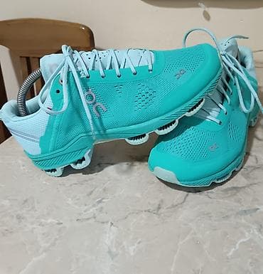 Lagane patike, neobičan model, unisex model, broj 37,5 iz Švajcarske na lalafo.rs — 1 Lagane patike, neobičan model, unisex model, broj 37,5 iz Švajcarske — 1